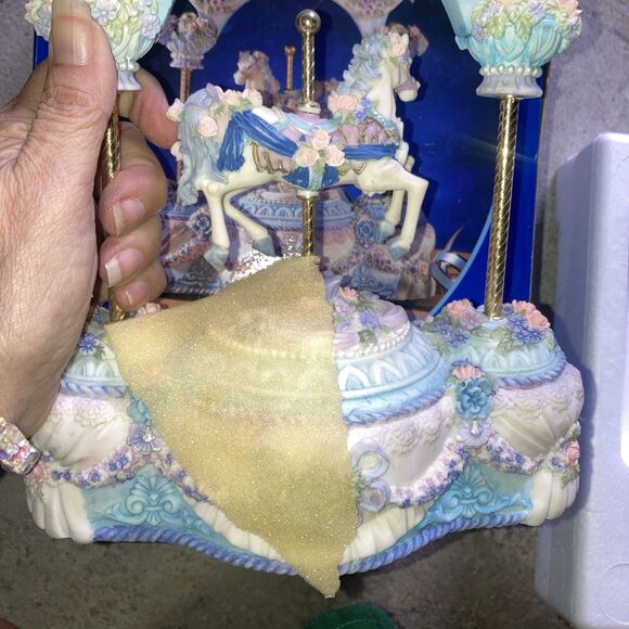Classic Treasures Musical Animated Carousel Horse Love Makes The World Go Round - Picture 6 of 8